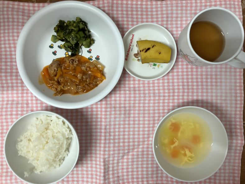 今日の給食とおやつ