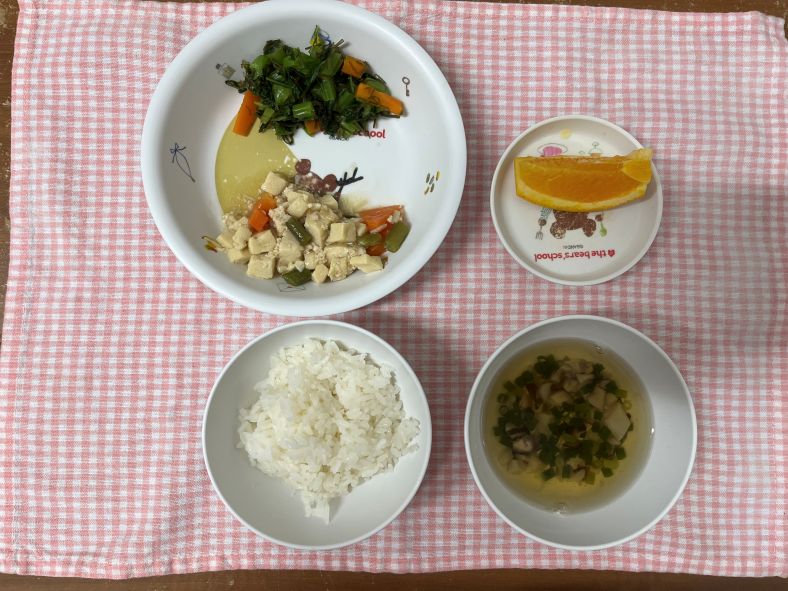 今日の給食とおやつ