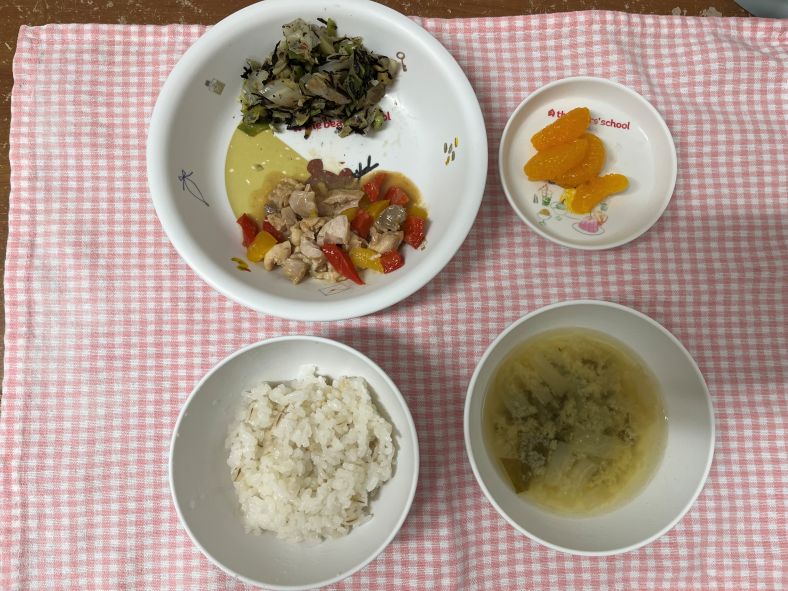 今日の給食とおやつ